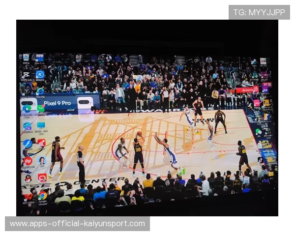 库里训练三分连中 32 球,四分之一场馆都惊呆