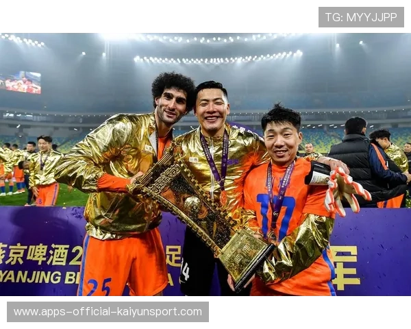 戴维斯赛季报销引发豪门争夺，金靴之谜再起风云